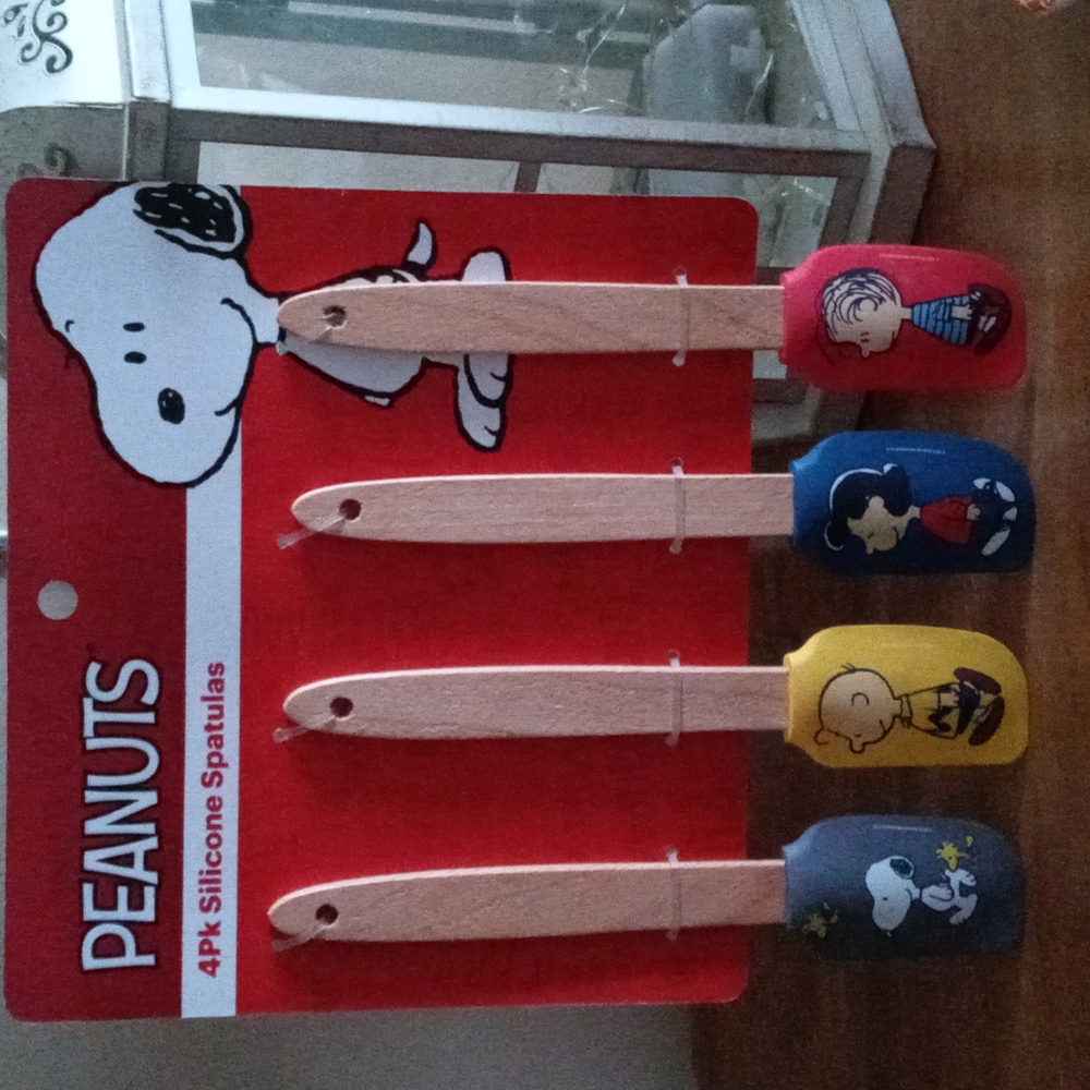 Snoopy spatulas